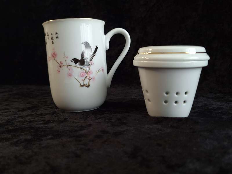 Vintage Porcelain Chinese Tea Infuser.
