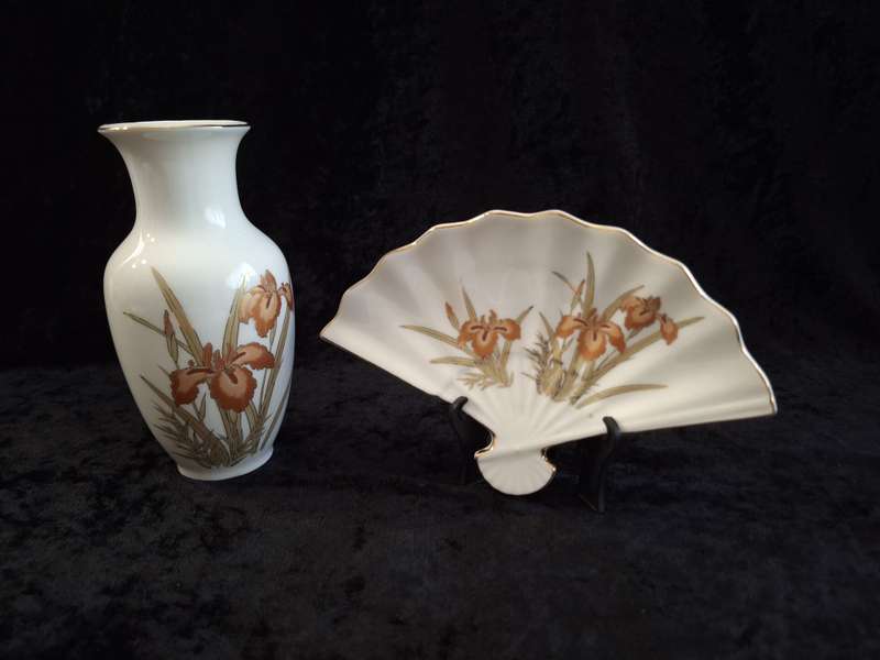Beautiful Vintage Fine China Vase and Van Set.
