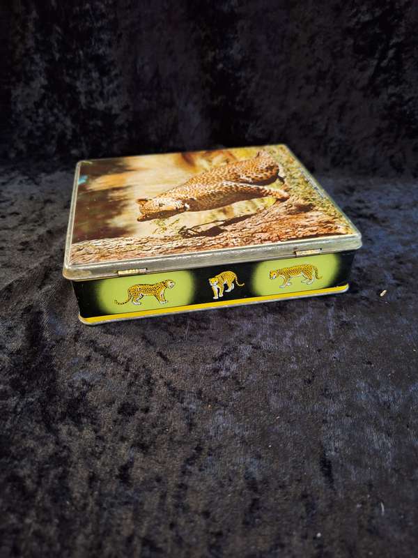 Vintage Edward Sharp Scenes from the Kruger National Park Tin - A.