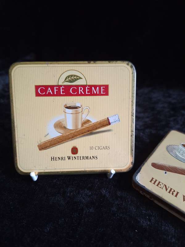 Vintage Crème Cigar Tins