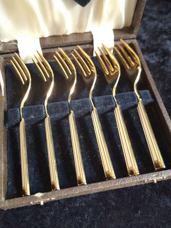 Vintage Art-Deco Style Gold-Plated Cake Forks. (Ebco)