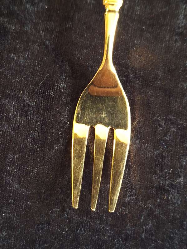 Vintage Art-Deco Style Gold-Plated Cake Forks. (Ebco)