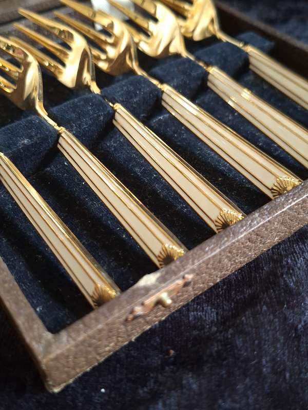Vintage Art-Deco Style Gold-Plated Cake Forks. (Ebco)