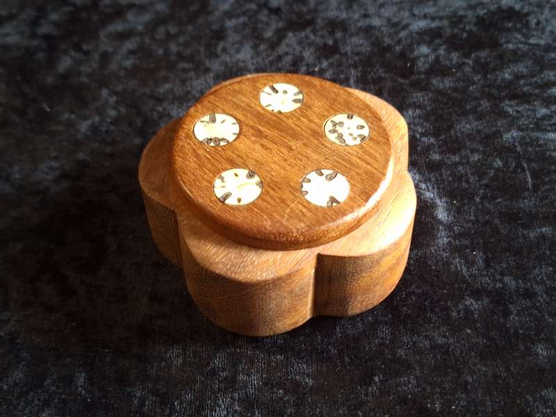 Small Wooden Vinatage Trinket Box