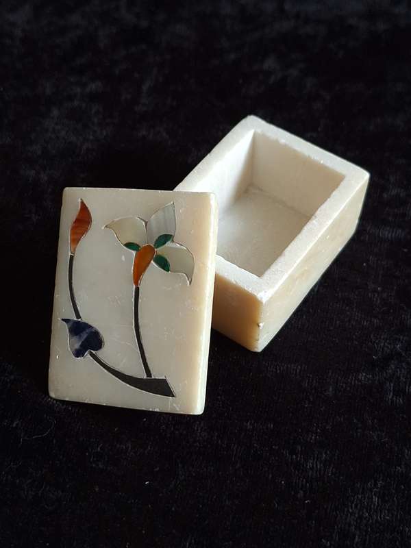 Vintage Indian Hand Carved Soapstone with Mother of Pearl inserts Trinket