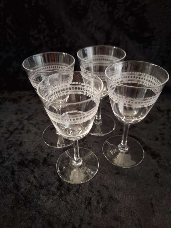 Stunning Set of 4 Crystal Edwardian Etched Antique Sherry Glasses