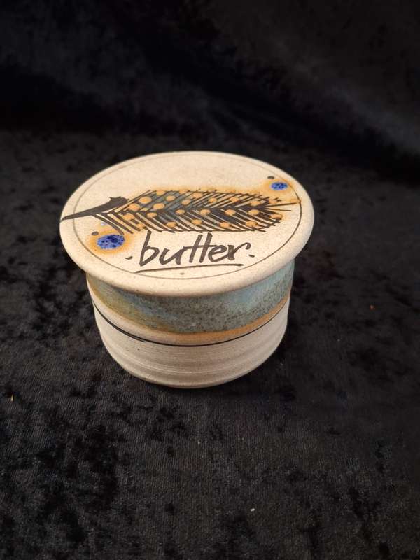 Beautiful Vintage Pottery Breakfast Butter Dish
