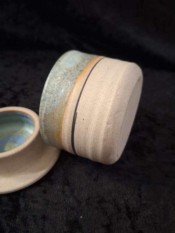 Beautiful Vintage Pottery Breakfast Butter Dish