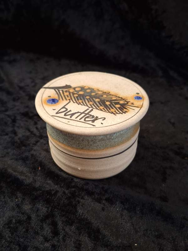 Beautiful Vintage Pottery Breakfast Butter Dish