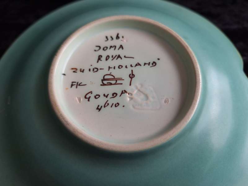 Stunning Vintage Gouda Bowl