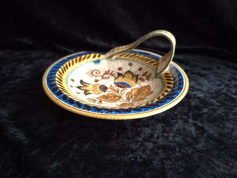 Stunning Vintage Gouda Bowl