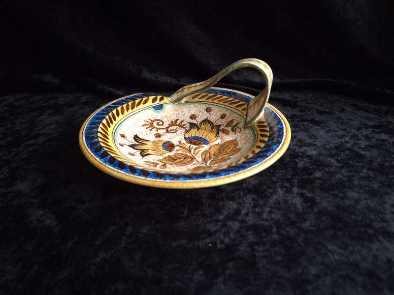 Stunning Vintage Gouda Bowl