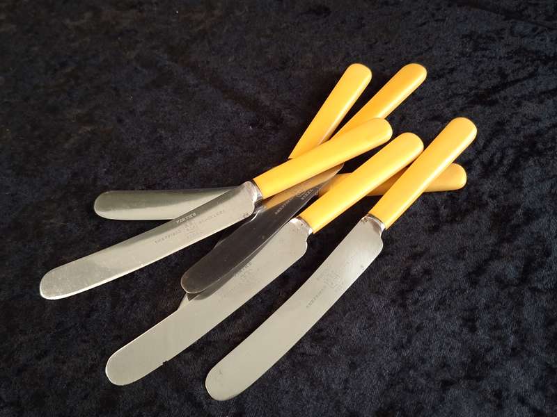 Vintage Set of 6 Firth's Sheffield Stainless-Steel Entrée Knifes (Faux Bone Handles)