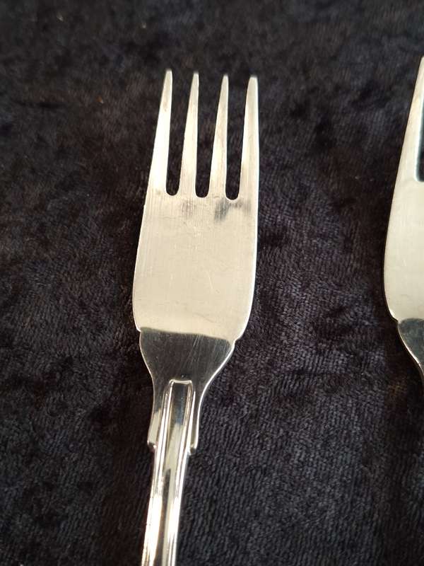 Vintage Set of 2 A1 Silver Plated Eetrite Kings Pattern Fish Forks.