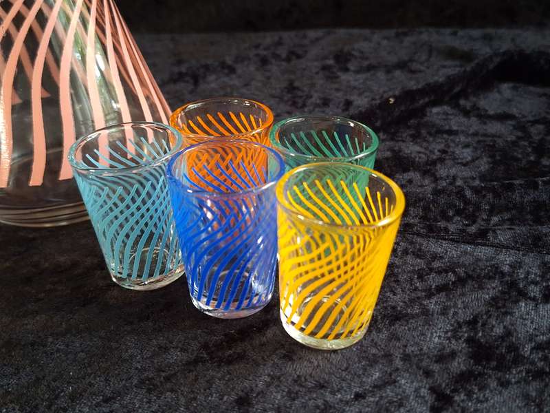 Stunning Vintage Retro French Liquor Decanter Set (5 Glasses only)