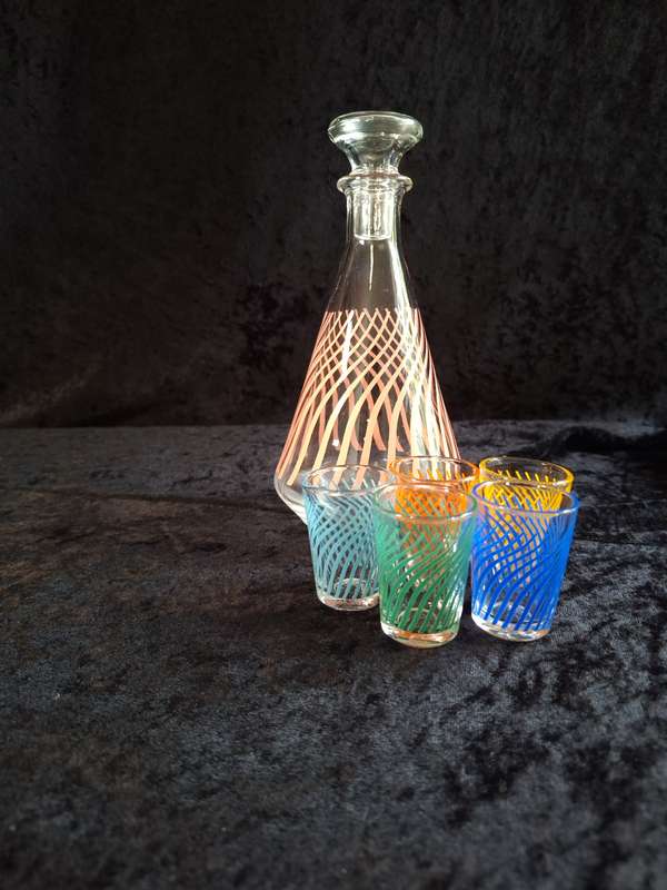 Stunning Vintage Retro French Liquor Decanter Set (5 Glasses only)
