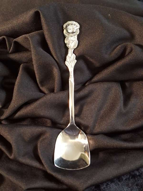 Vintage Stainless Steel Rose Pattern Sugar/Bon-Bon Serving Spoon.