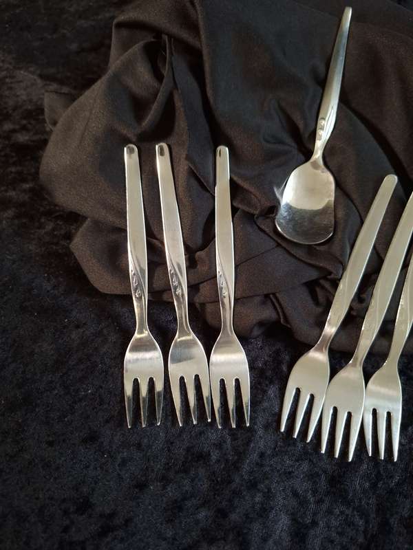 Vintage Set of 6 Stainless Steel Cake Forks & Sugar Spoon Set.