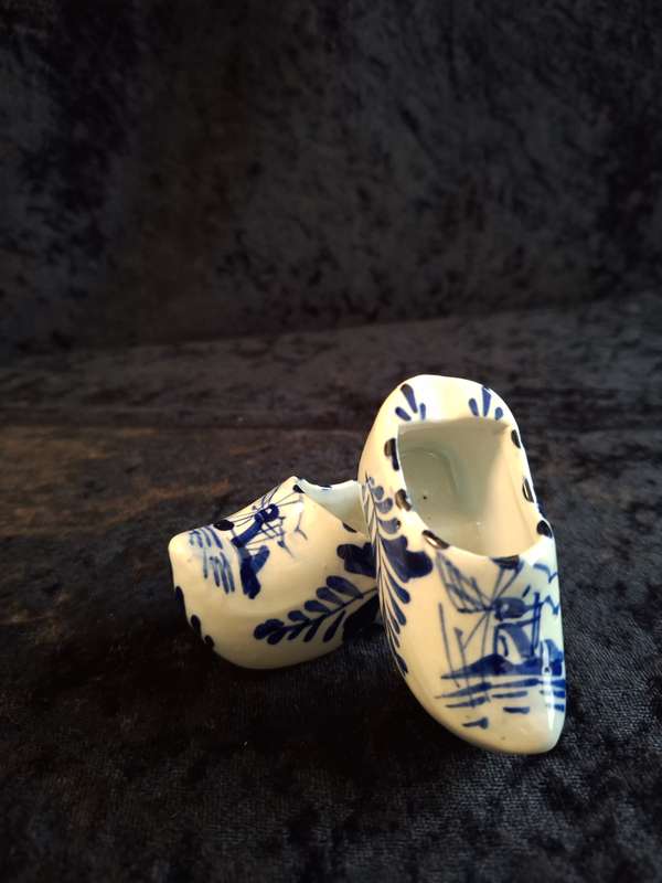 Vintage Hand Painted Delft Blue Ceramic Dutch Clog Ashtray Set