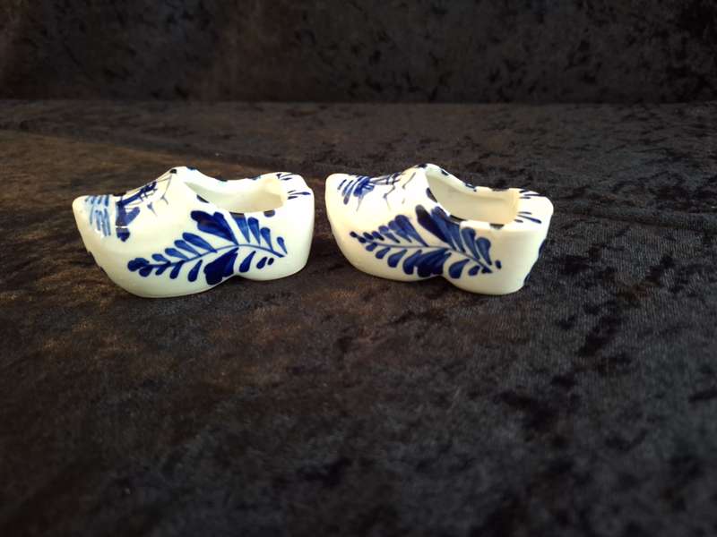 Vintage Hand Painted Delft Blue Ceramic Dutch Clog Ashtray Set