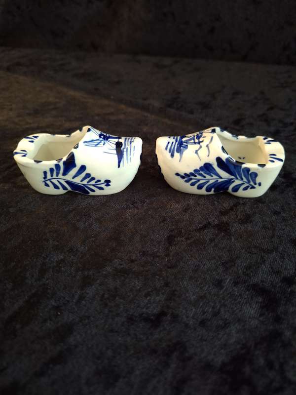 Vintage Hand Painted Delft Blue Ceramic Dutch Clog Ashtray Set