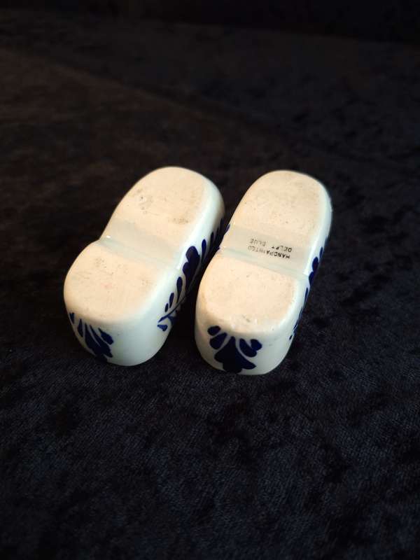 Vintage Hand Painted Delft Blue Ceramic Dutch Clog Ashtray Set