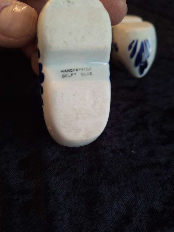 Vintage Hand Painted Delft Blue Ceramic Dutch Clog Ashtray Set