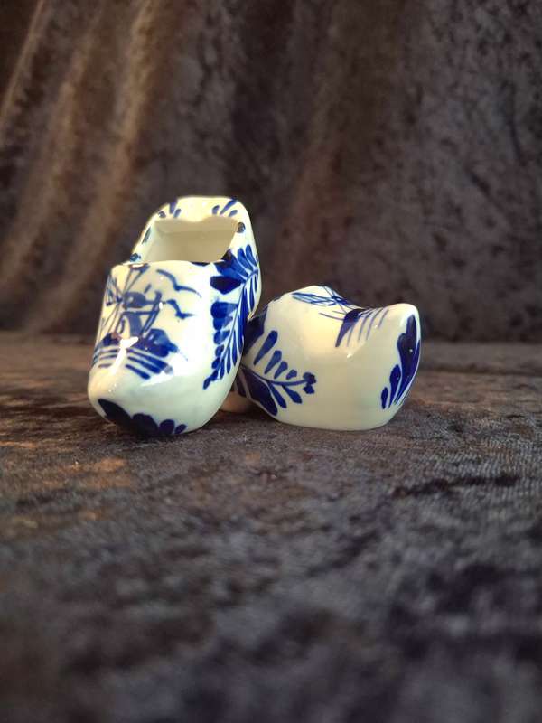 Vintage Hand Painted Delft Blue Ceramic Dutch Clog Ashtray Set