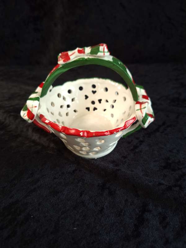 Vintage Christmas Ceramic Basket.