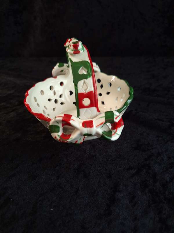 Vintage Christmas Ceramic Basket.