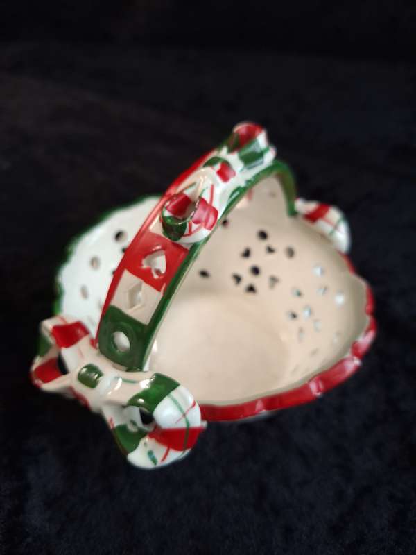 Vintage Christmas Ceramic Basket.