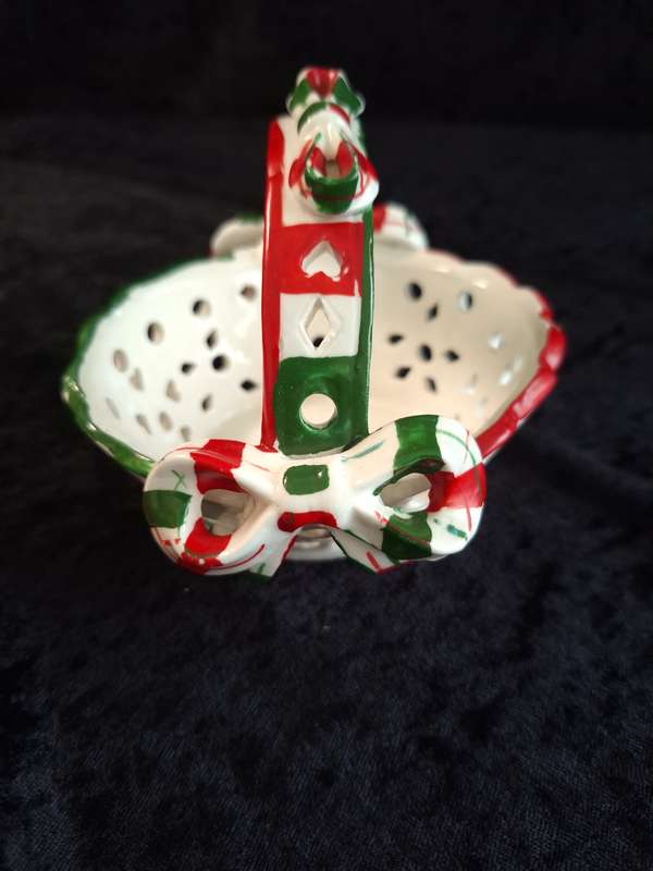 Vintage Christmas Ceramic Basket.
