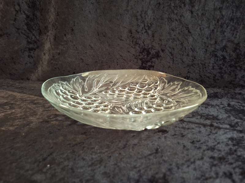 Beautiful Pressed Glass Fruit Bowl.