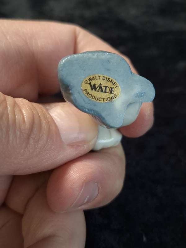 Vintage Wade Disney Hatbox Series Whimsie Figurine.
