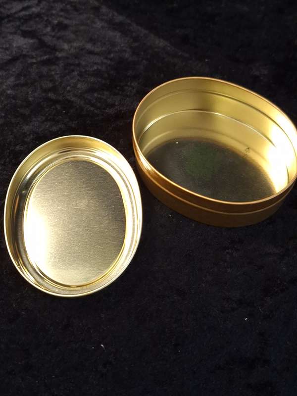 Vintage Harrods Bonbons Tin.