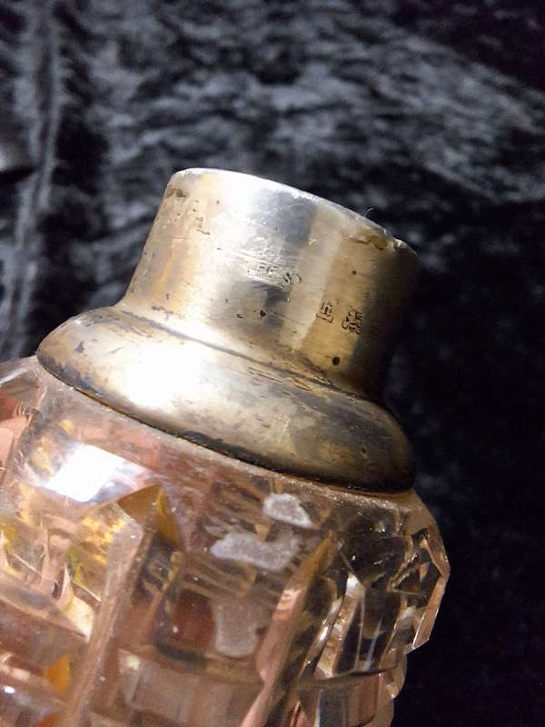 Vintage 1930's Cut Glass Scent Bottle. (Some Small Chips)