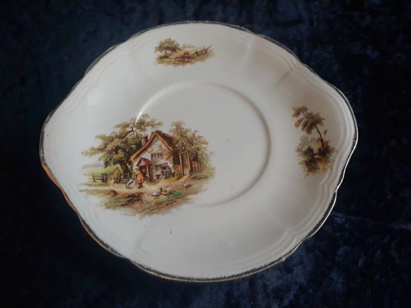 Vintage Alfred Meakin Gravy Boat and Saucer.