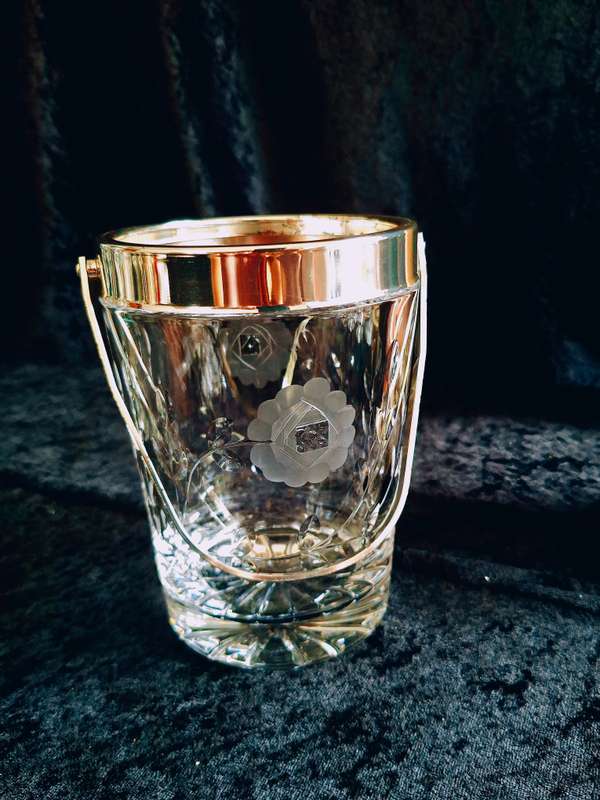 Stunning Vintage Rose Cut Crystal Ice Bucket.