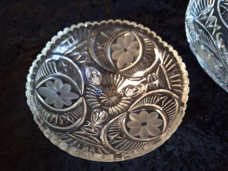Beautiful Vintage 1950's Pressed Glass Sweet & Fruit Bowl Set.