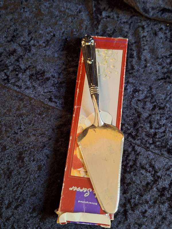 Vintage Silver Plated-Cake Lifter