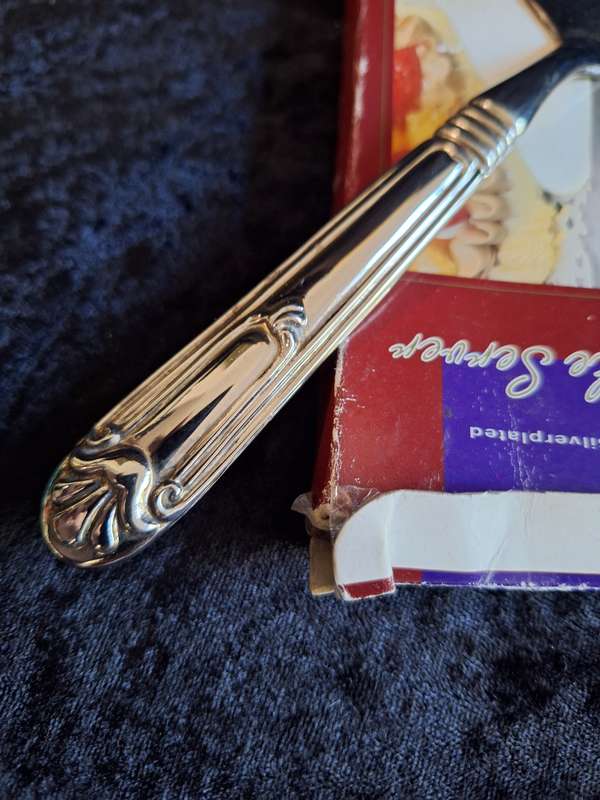 Vintage Silver Plated-Cake Lifter
