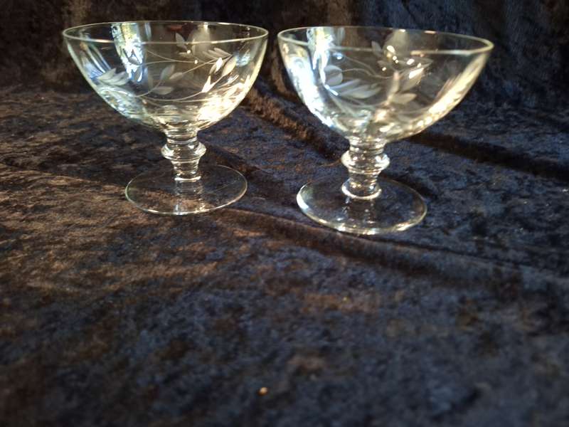 Stunning Vintage Set of 2 Old School Short Stem Champagne Glasses.