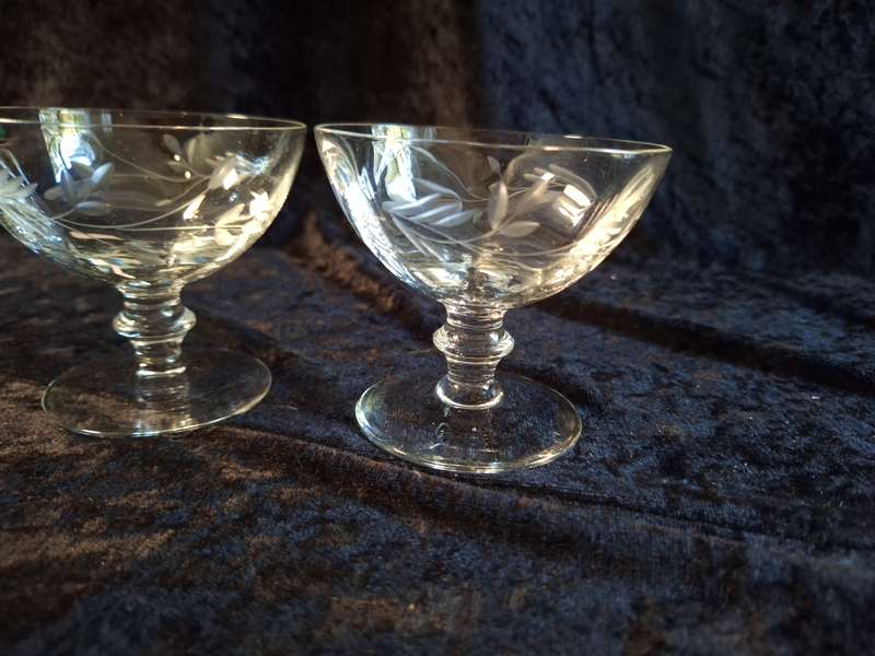 Stunning Vintage Set of 2 Old School Short Stem Champagne Glasses.