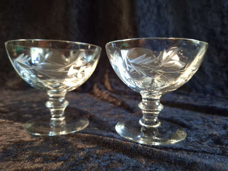 Stunning Vintage Set of 2 Old School Short Stem Champagne Glasses.