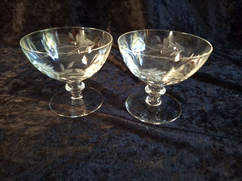 Stunning Vintage Set of 2 Old School Short Stem Champagne Glasses.