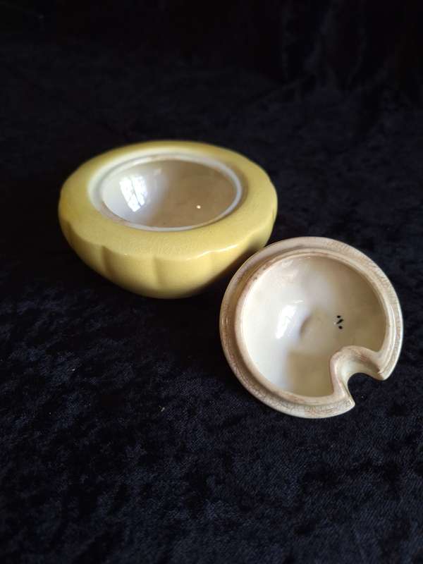 Vintage 1930's Red Current Carlton Ware Jam Pot