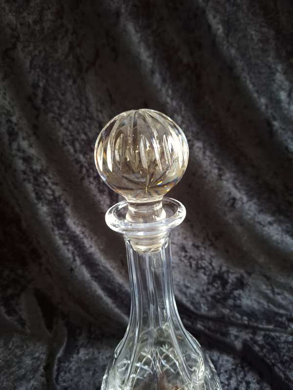 Stunning Vintage Crystal Decanter