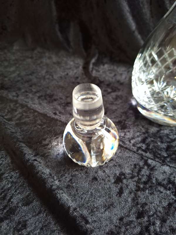 Stunning Vintage Crystal Decanter