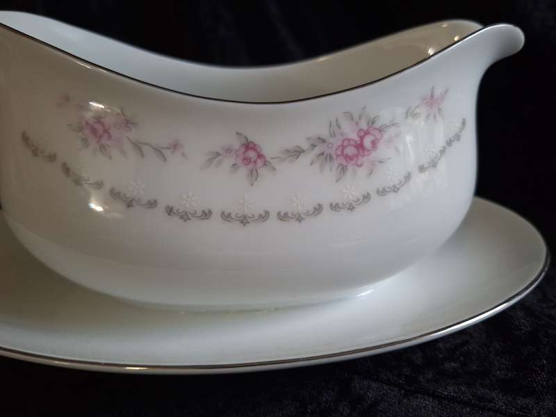 Beautiful Vintage Nagoya Pink Rose Fine China Gravy Bout with fixed tray.
