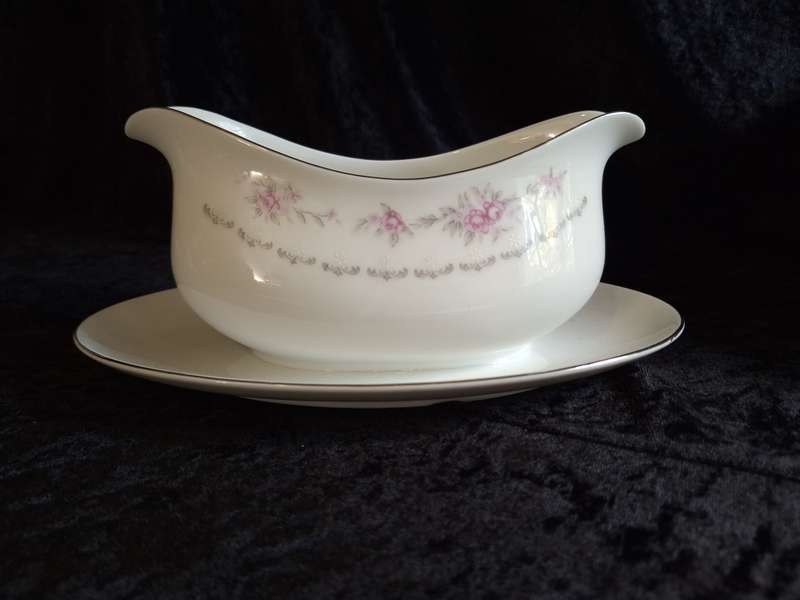 Beautiful Vintage Nagoya Pink Rose Fine China Gravy Bout with fixed tray.